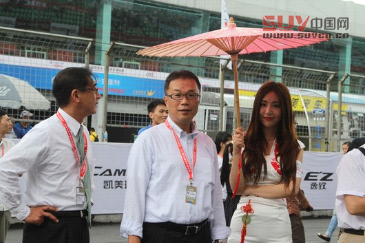 廣汽豐田副總松井秀司表示，對今年的成績充滿信心。圖為廣豐領導在現場。