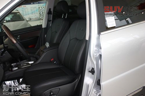 SUV全新選擇 愛卡實拍進口雙龍雷斯特W