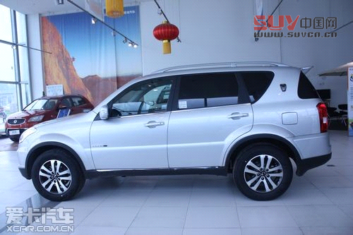 SUV全新選擇 愛卡實拍進口雙龍雷斯特W