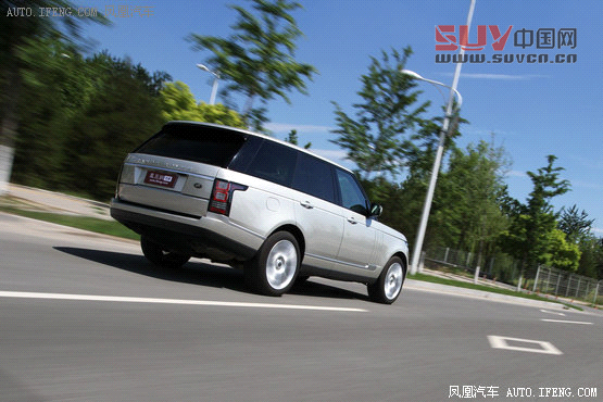 媒體測(cè)試路虎攬勝5.0L NA 索利赫爾城堡