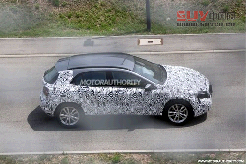 2014款奔馳新GLA諜照 對抗極光/寶馬X1