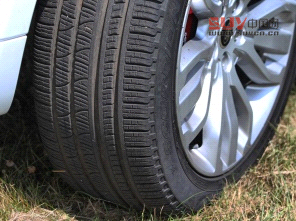 愛(ài)卡英國(guó)首試2014路虎攬勝運(yùn)動(dòng)版