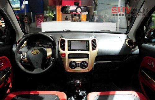 硬派迷你SUV哈弗M4 品質硬功能全配置牛