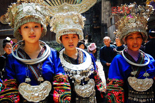 榕江侗族：舞龍對(duì)歌