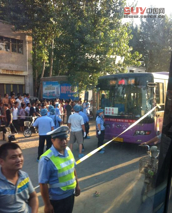 河南安陽公交車發生持刀搶劫案 2死13傷