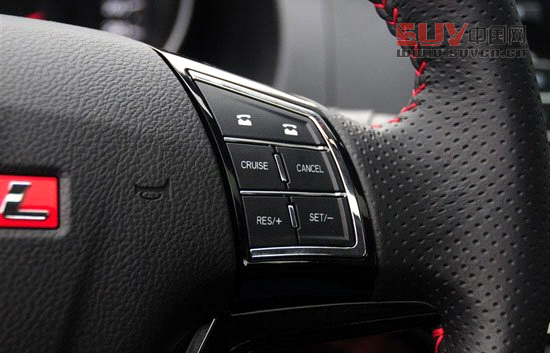 哈弗H6運(yùn)動(dòng)版對(duì)比中華V5