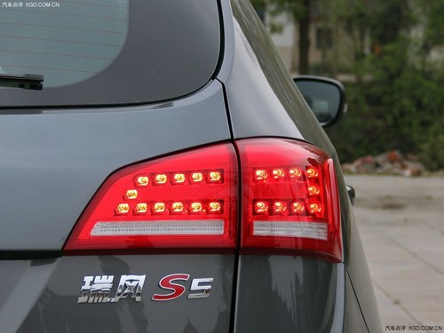 兩者各自均有優勢 陸風X5對比瑞風S5