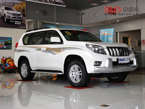 一汽豐田  4.0L AT 車輛右側(cè)45度角