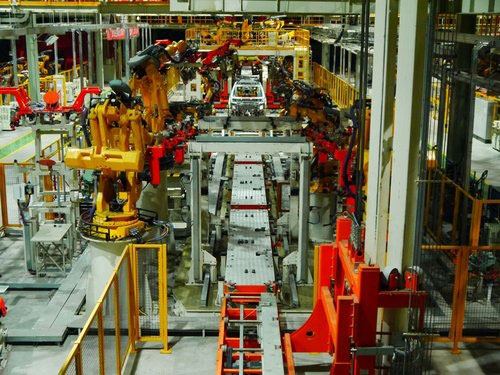 奇瑞首款SUV瑞虎5于大連工廠下線