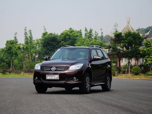 海馬汽車  2.0L 手動 車輛左前45度視角