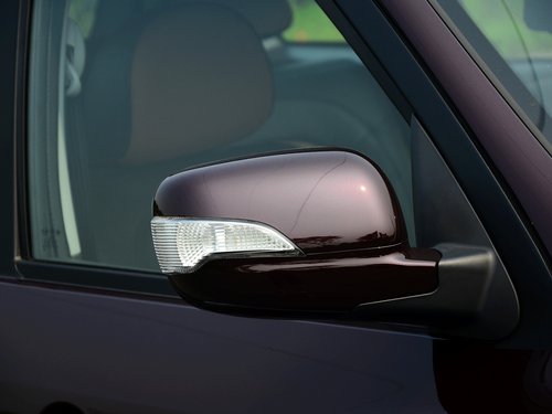 海馬汽車  2.0L 手動 反光鏡外側正視