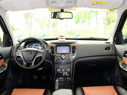 海馬汽車  2.0L 手動 中控臺整體