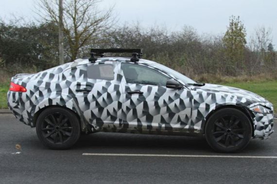 捷豹新款SUV諜照曝光