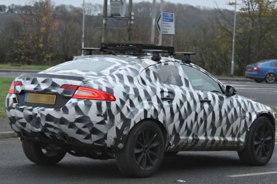 捷豹新款SUV諜照曝光