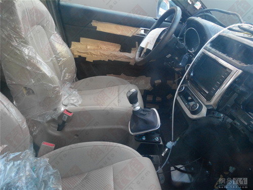 接近H8內(nèi)飾 哈弗H7量產(chǎn)版車型諜照曝光