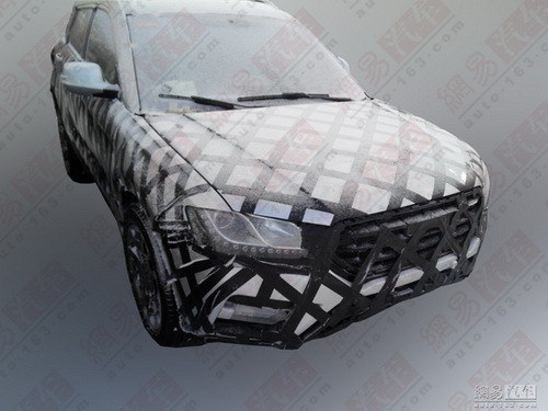 接近H8內(nèi)飾 哈弗H7量產(chǎn)版車型諜照曝光