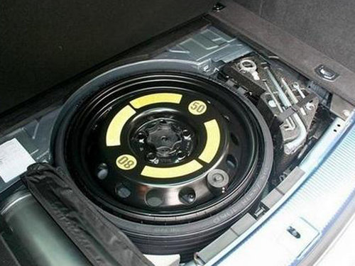 汽車備胎四年需換 存儲時需調(diào)整好胎壓