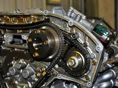 汽車上的故事 發(fā)動機機油的作用及更換