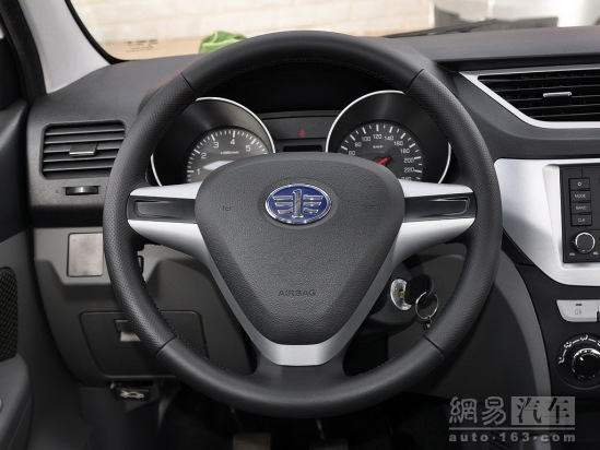 一汽S80 2013款 1.5MT都市 時尚版(5座)