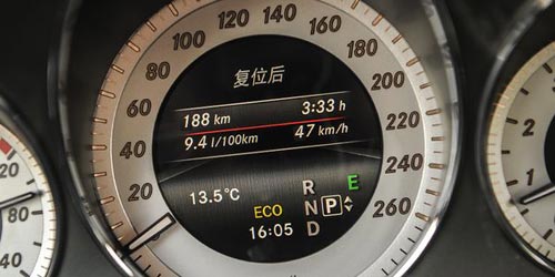 向主流妥協 深度測試奔馳GLK260動感型