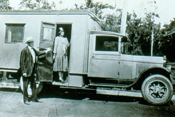 輪上的移動(dòng)城堡 詳解房車構(gòu)造及使用方法