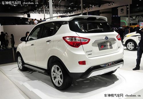 風(fēng)格各有不同 四款自主個(gè)性小型SUV推薦 長(zhǎng)安CS35,東風(fēng)風(fēng)行,景逸X5,長(zhǎng)城,哈弗M4,金杯智尚S30