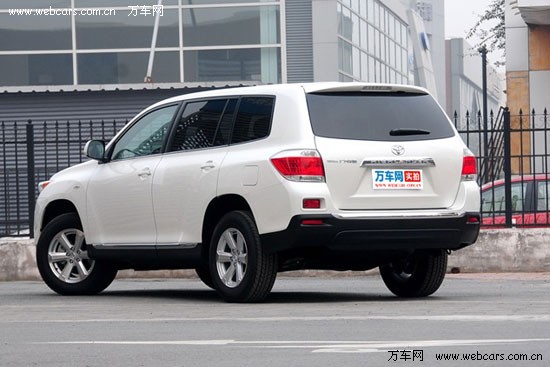 豐田漢蘭達(dá)全系優(yōu)惠1萬元 店內(nèi)現(xiàn)車充足