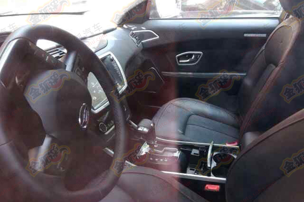 陸風E32內飾諜照曝光